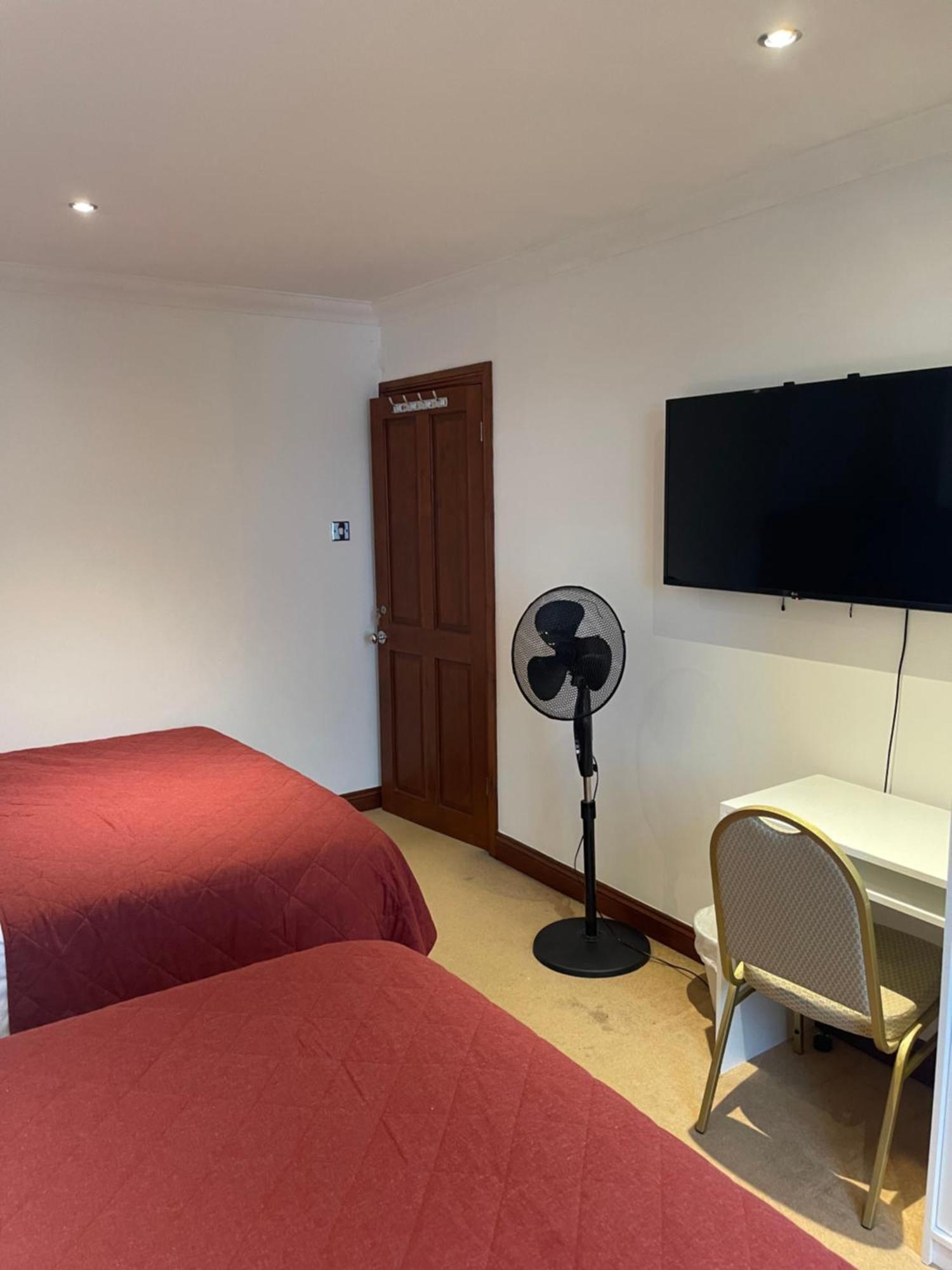 Shared House On Southmead Guest house *