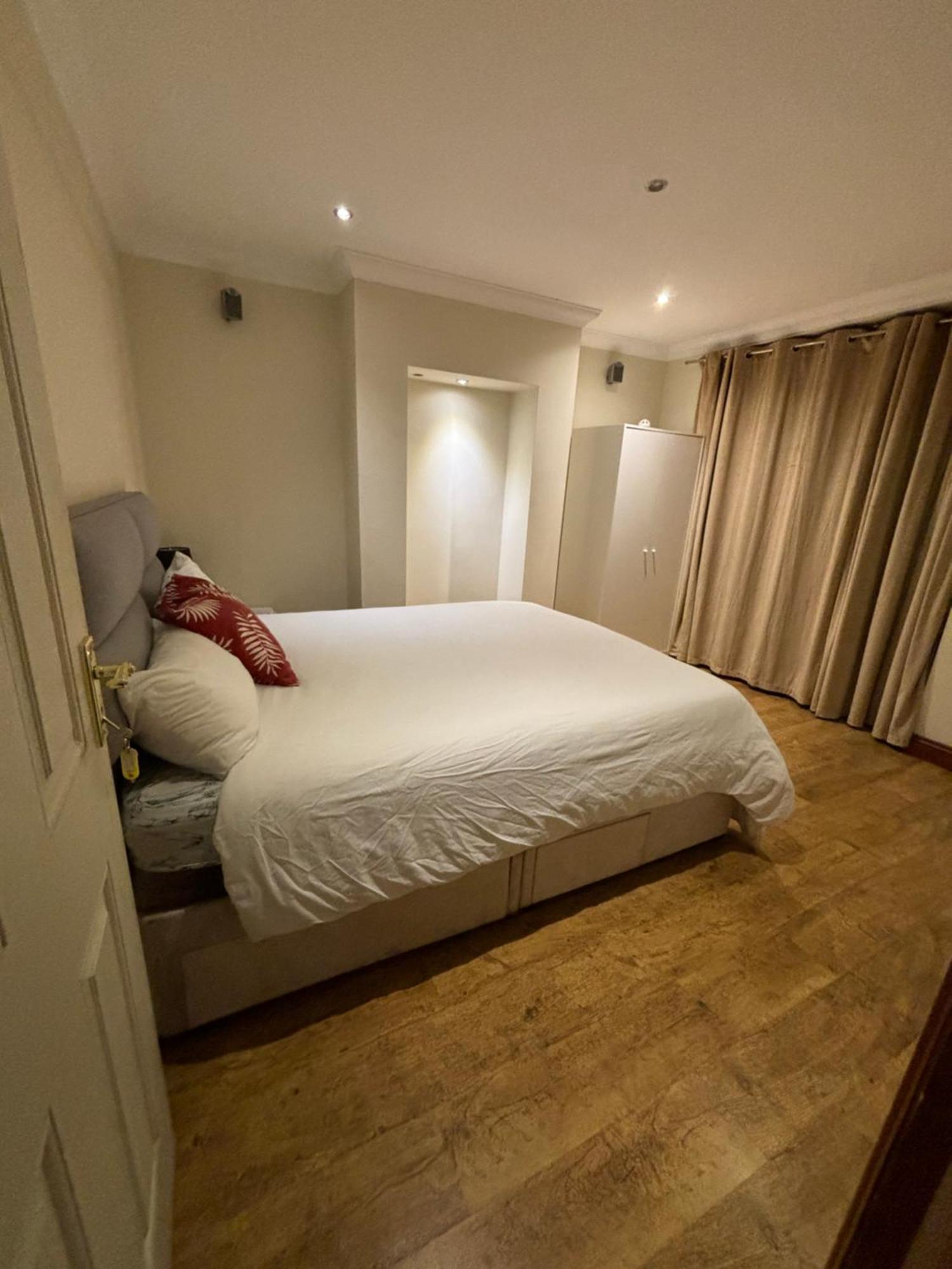 Shared House On Southmead Guest house *